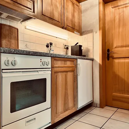 Gemuetliches Rosa An Der Langlaufloipe * Gadmen