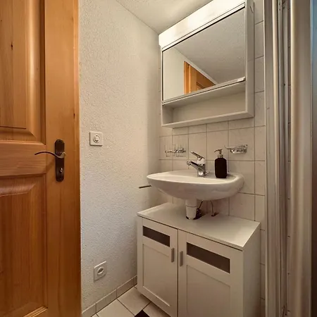 Gemuetliches Rosa An Der Langlaufloipe